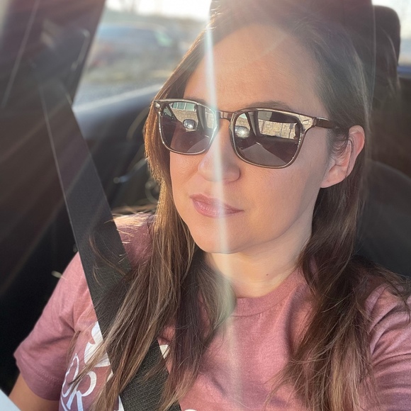 Meet your Posher, Leticia - Picture 1 of 1